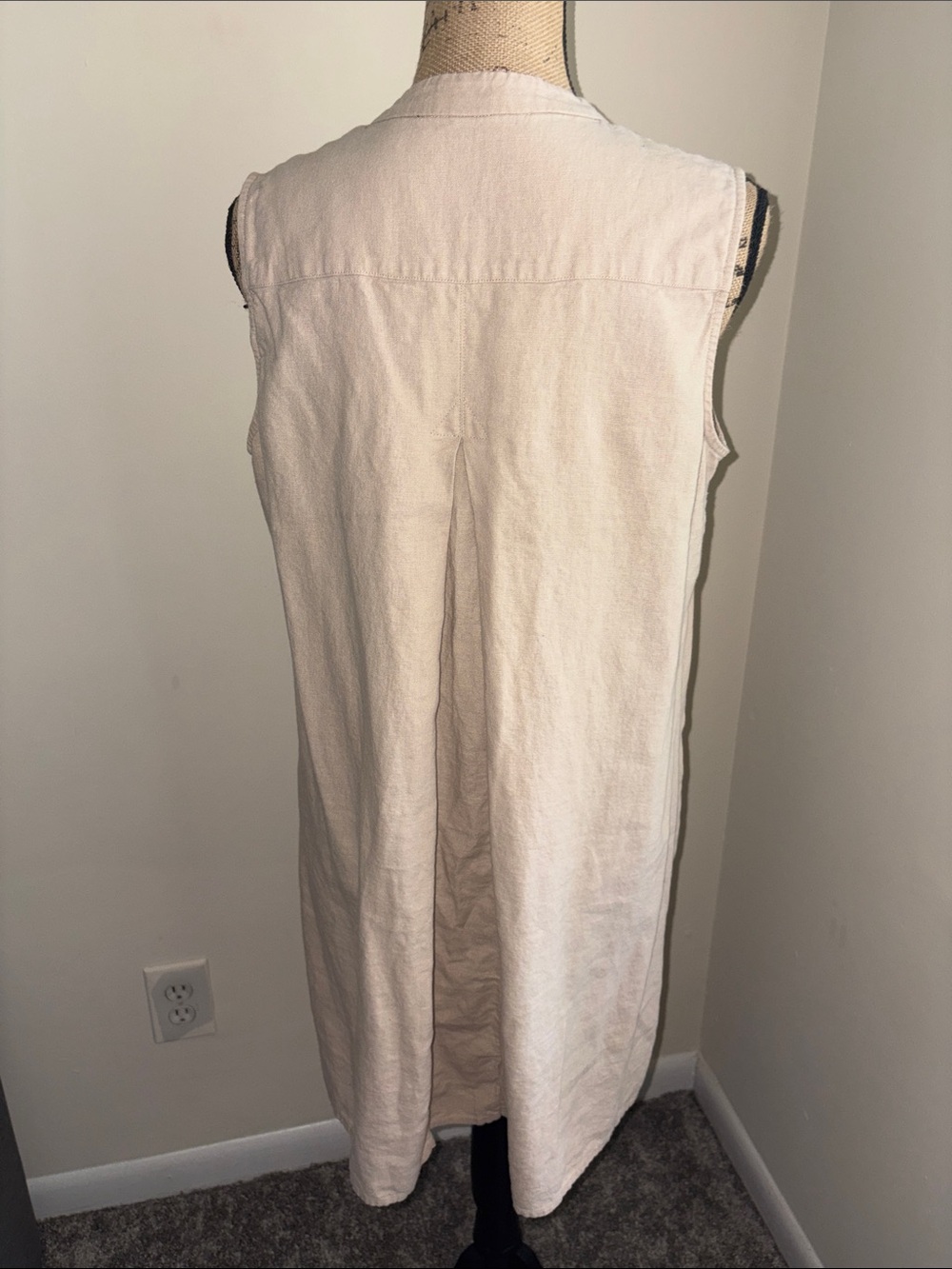 Anne Klein Sleeveless Tunic Dress in Light Beige - Picture 4 of 7
